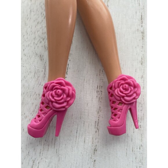 Barbie Doll Shoes Pink Strappy High Heels Roses Arched Feet - Picture 2 of 7